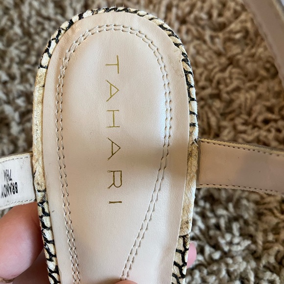 Tahari snake skin T-straps - Picture 3 of 6